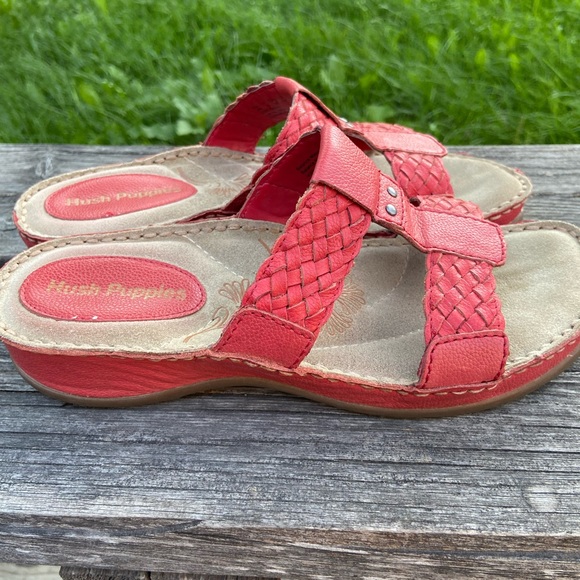 Red leather Hushpuppies sandals size 8 - Picture 2 of 3